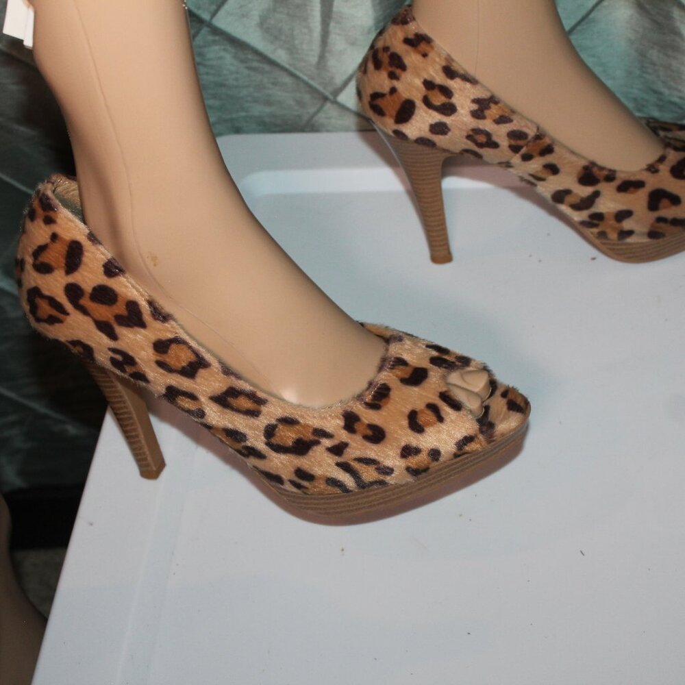 NWT Splash Camel Leopard Heels Rivet 9 Brown Black Spots Stilettos Open Toe *SA‎